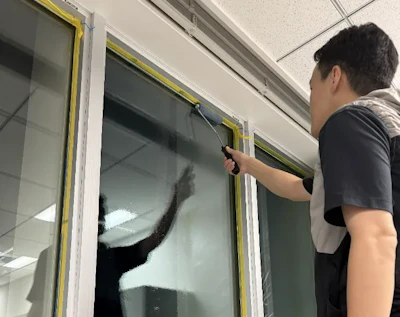 節電ガラスコートの施工時の写真