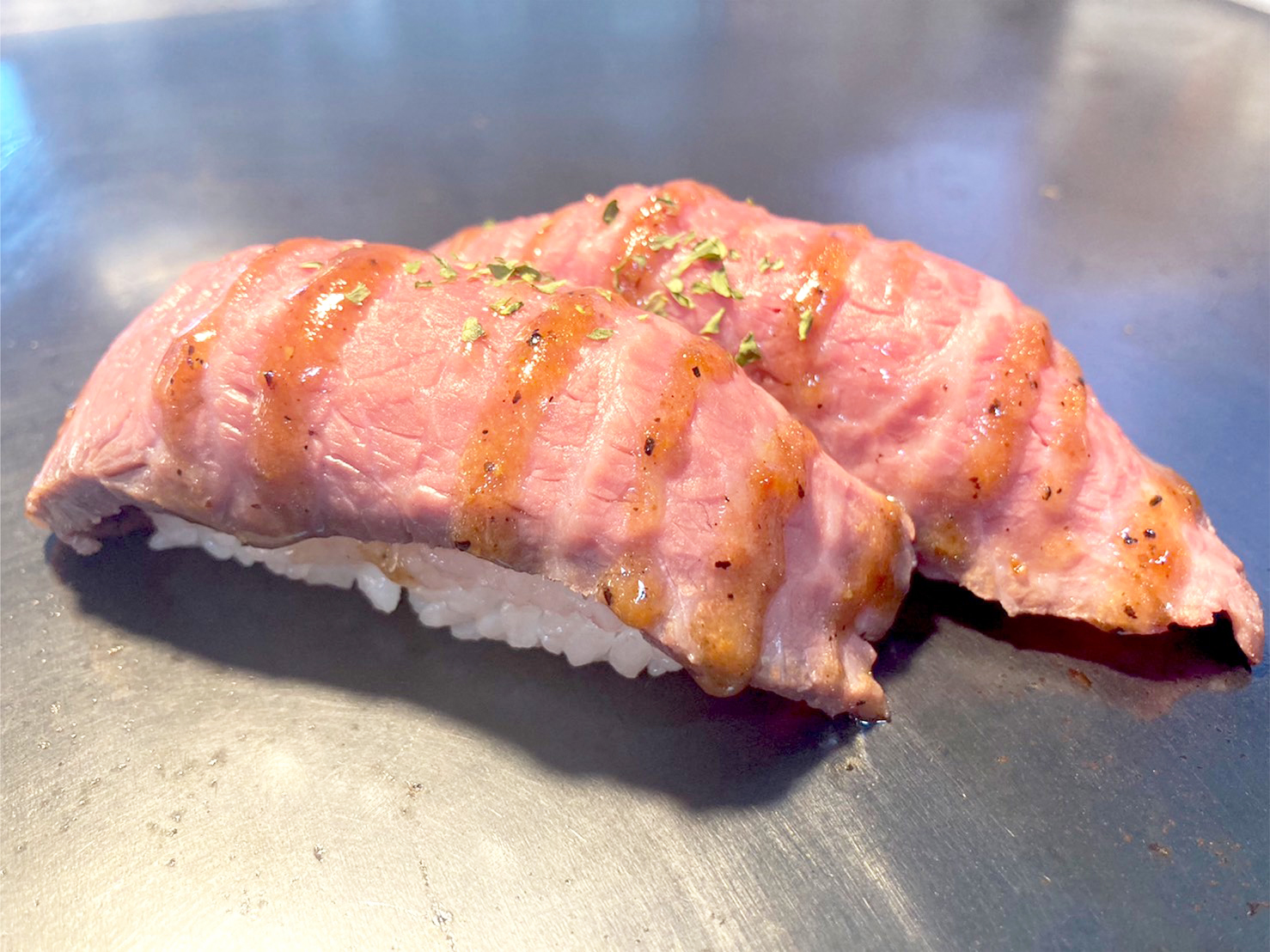 国産ローストビーフの肉寿司(2貫)