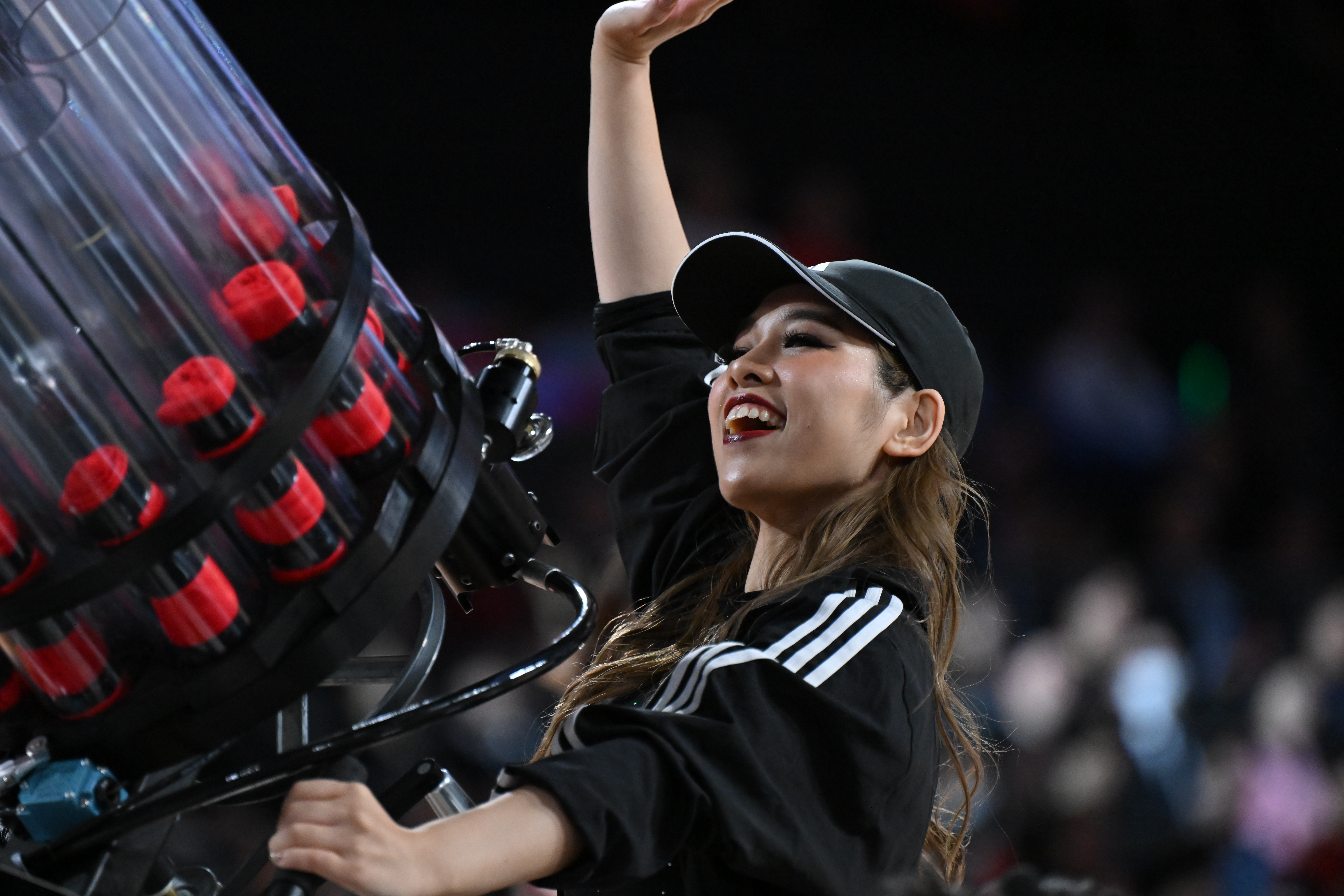 【インターバルコンテンツ】限定スローガンノースリーブプレゼントタイム