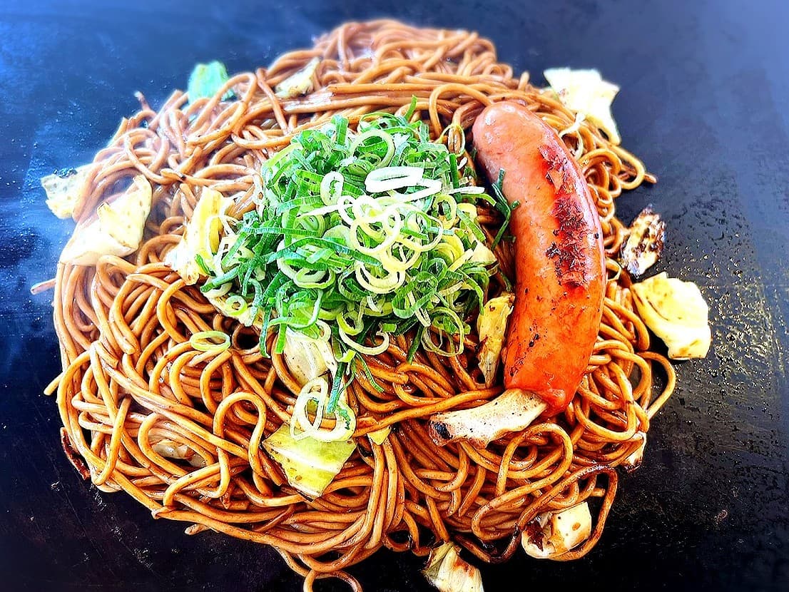 【Beer Garden】大阪焼きそば・ソーセージセット