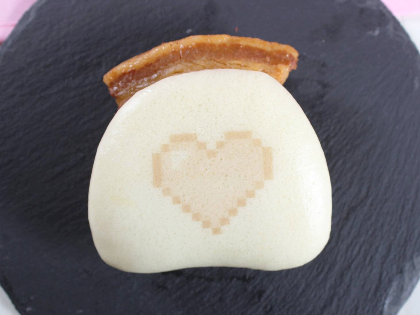 ハートの角煮まんじゅう