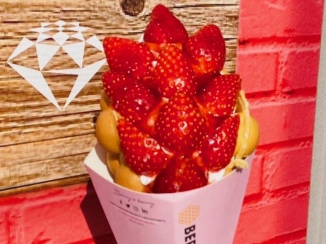 ストロベリーバブルワッフル