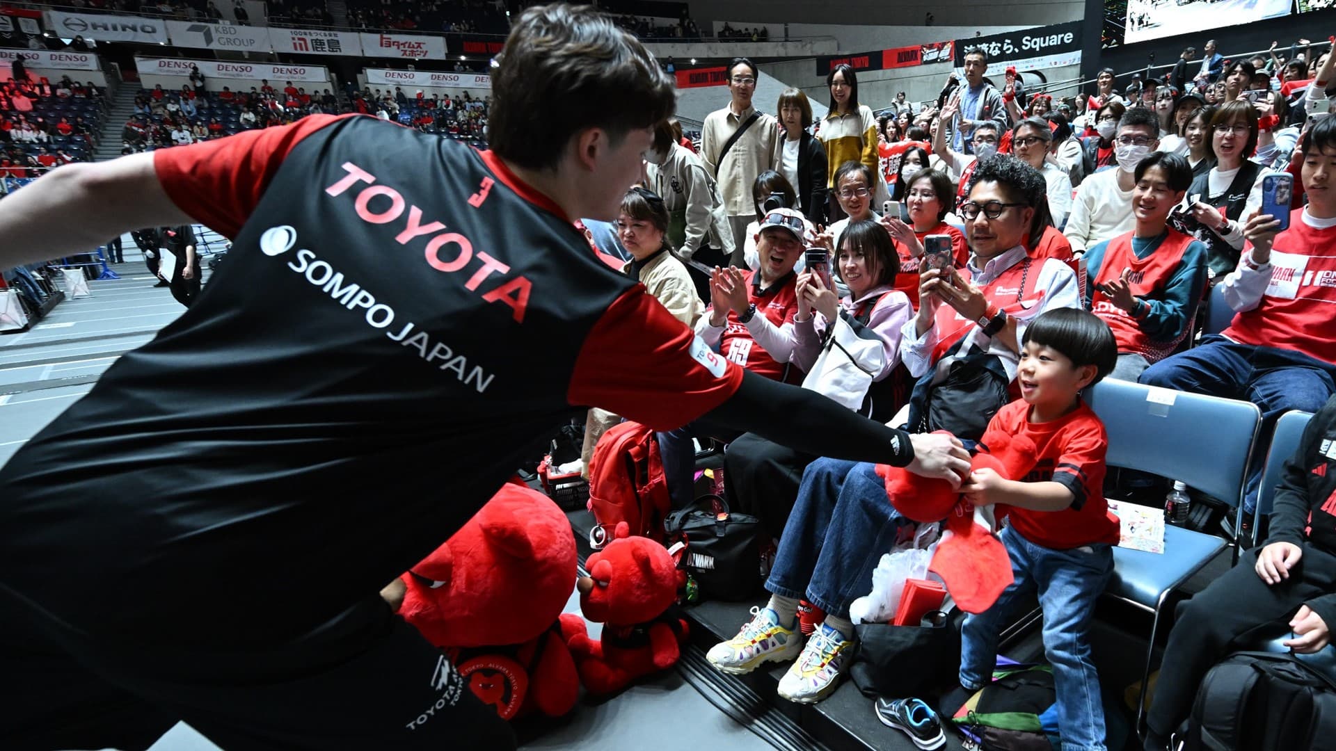 【勝利時のみ】ヒーロー選手のサイン入りルークをプレゼント