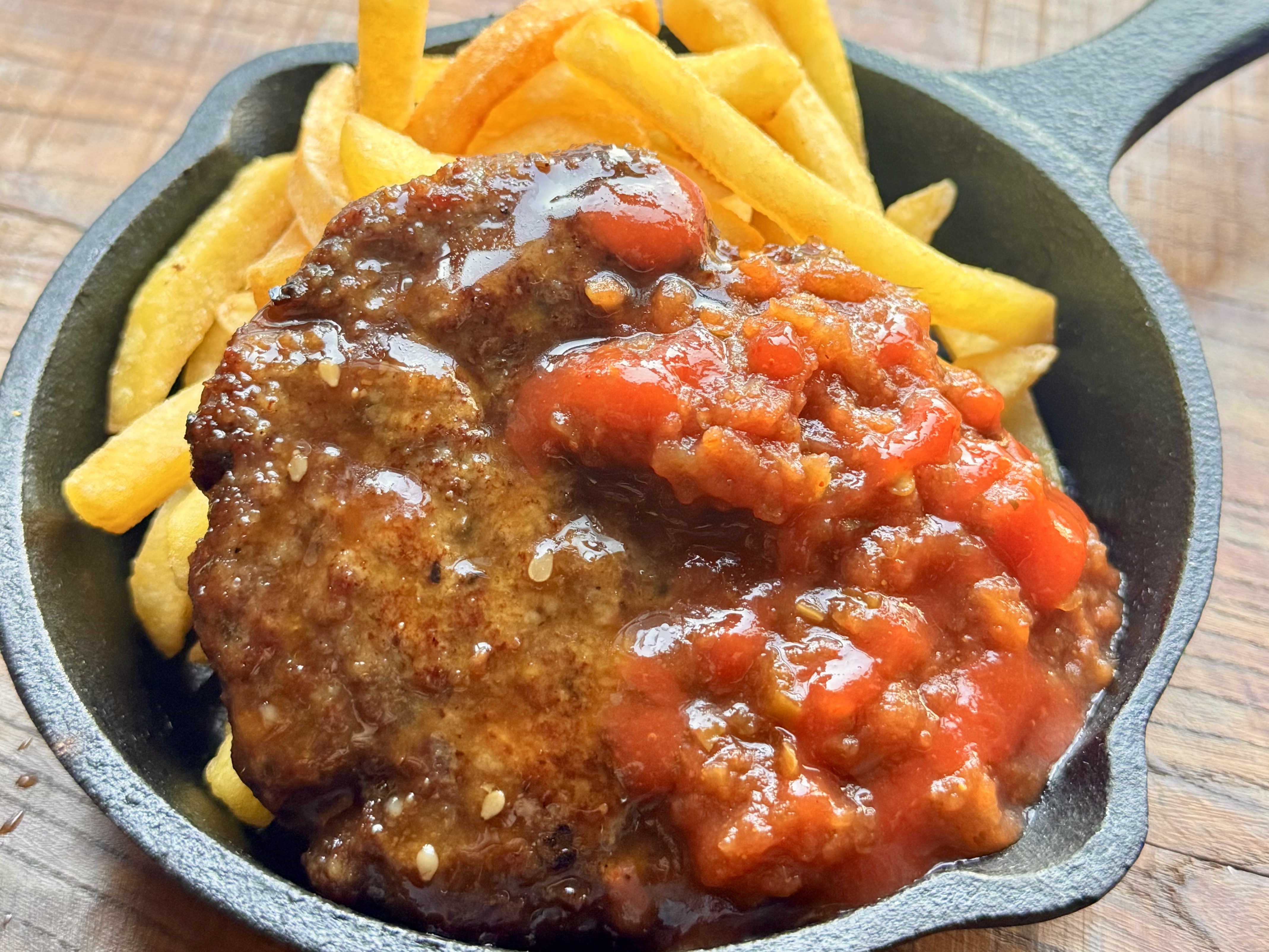 RED HOT BUKOTSUハンバーグ&ポテト