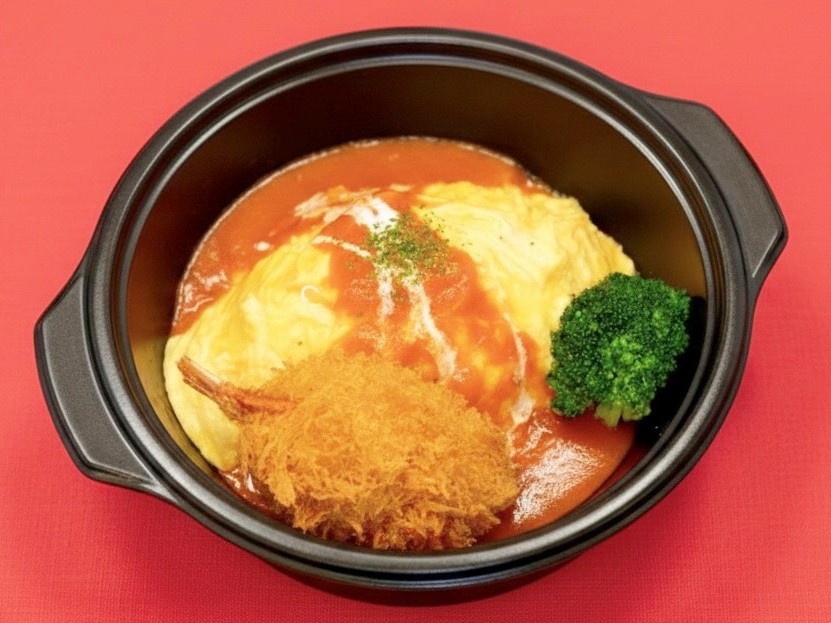 蟹クリームコロッケとトマトビスクソースのオムライス