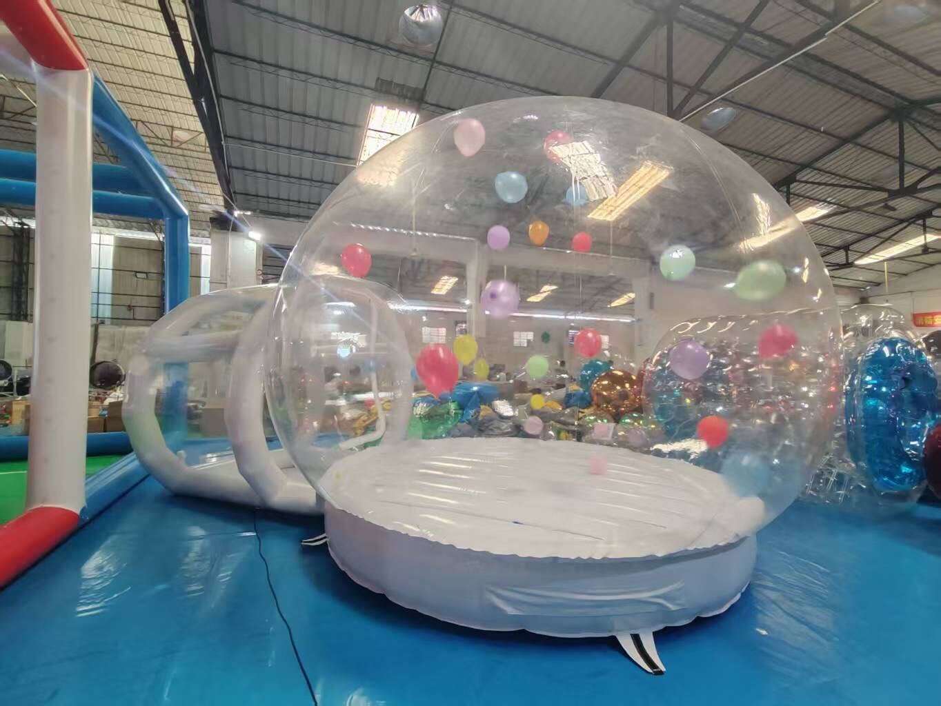 ふわふわスノードームが登場