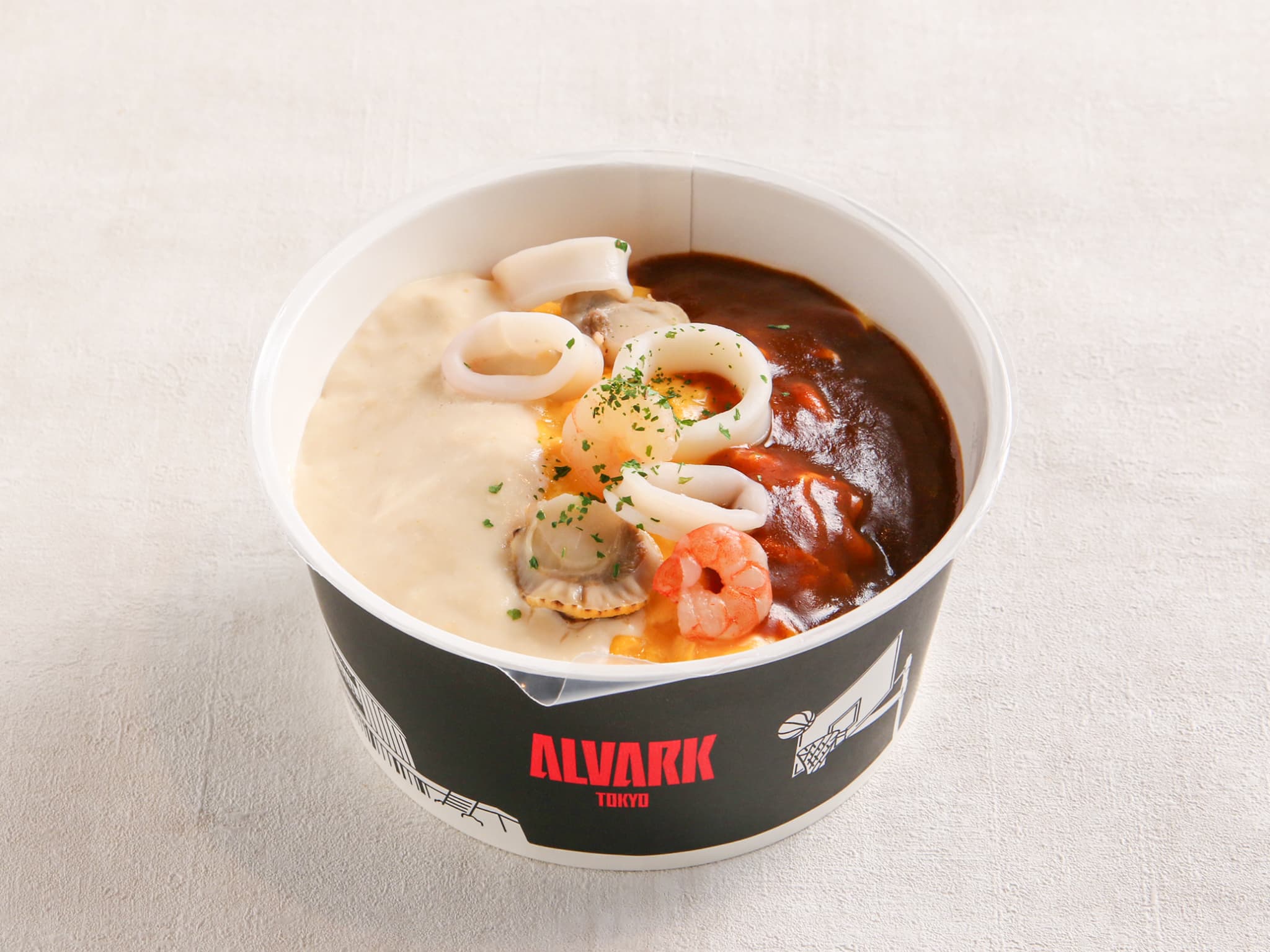 平岩選手コラボメニュー「２種のソースのシーフードオムライス」