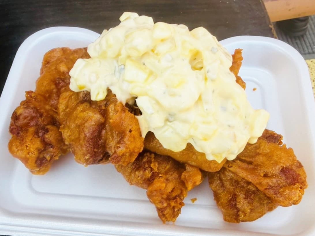 【秋田】アロハチキン（いぶりがっこタルタル）