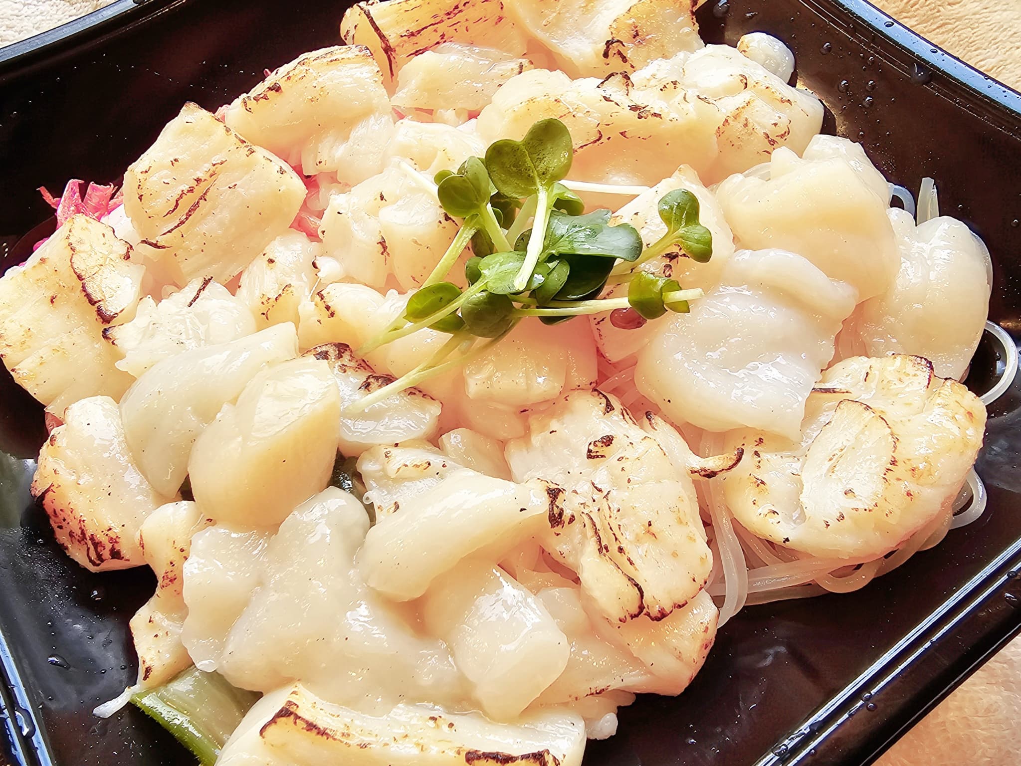 帆立丼【極】（東京産オクラ使用）