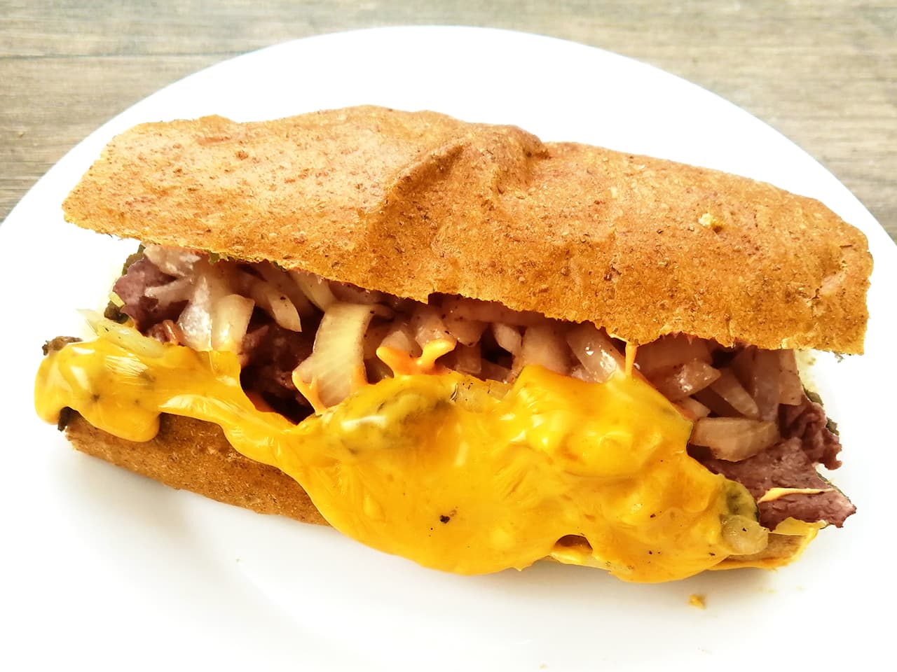 ハワイアンチーズステーキサンドミルクバージョン（東京産牛乳使用）