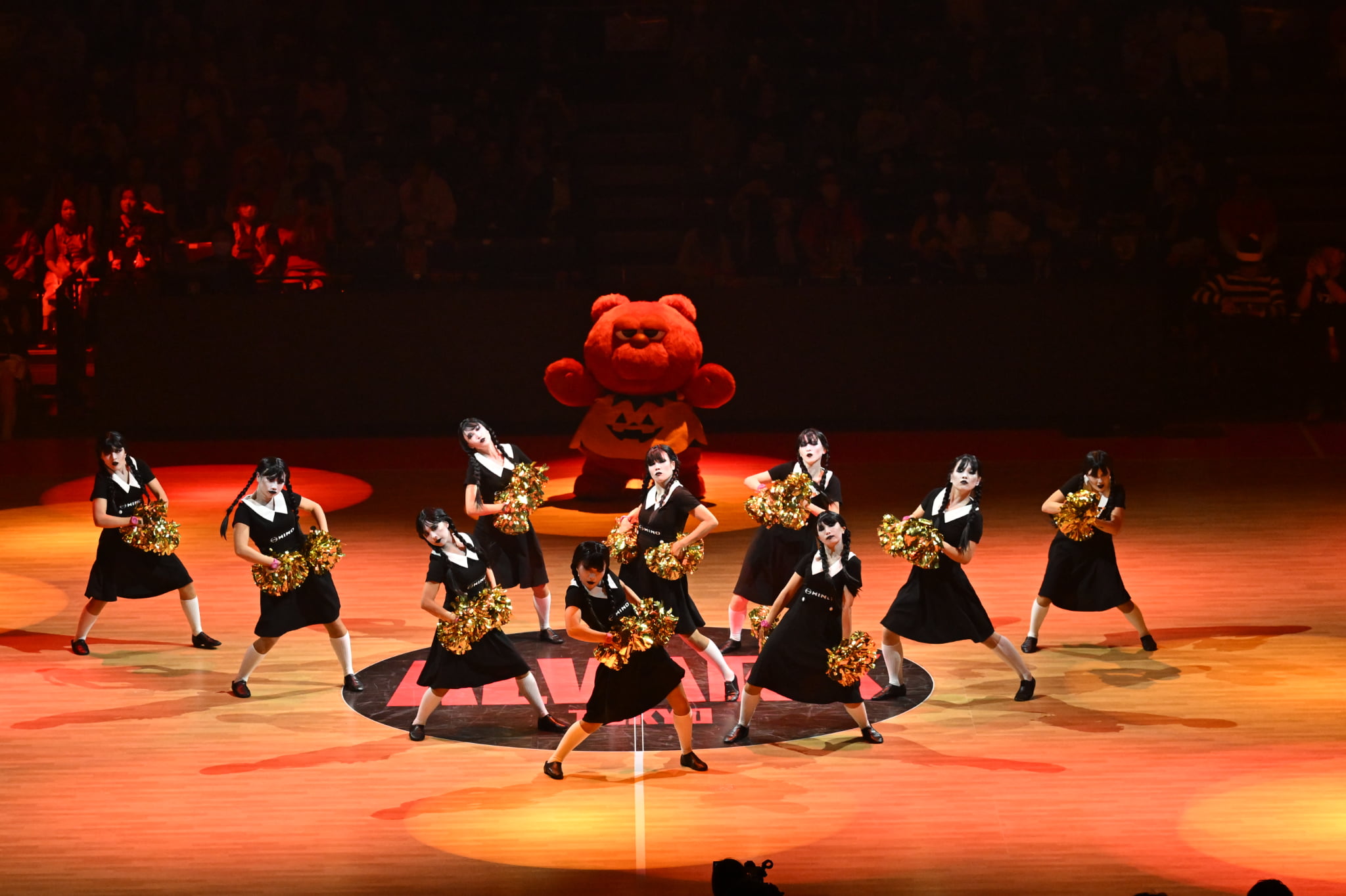 今年のハロウィンもアルバルクチアリーダーの本気の仮装にご注目ください！