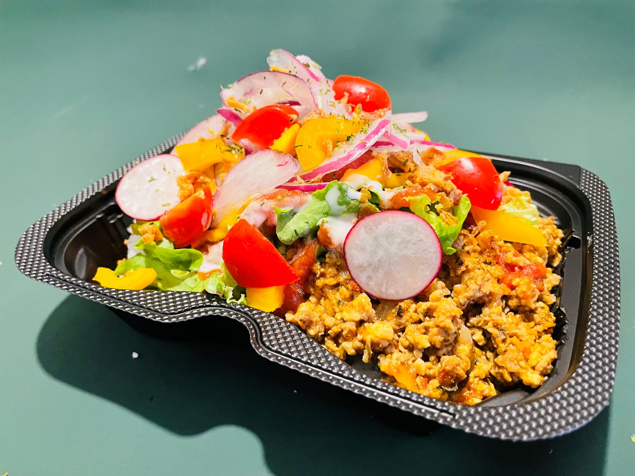 東京野菜モリモリタコライス（東京産野菜各種使用）