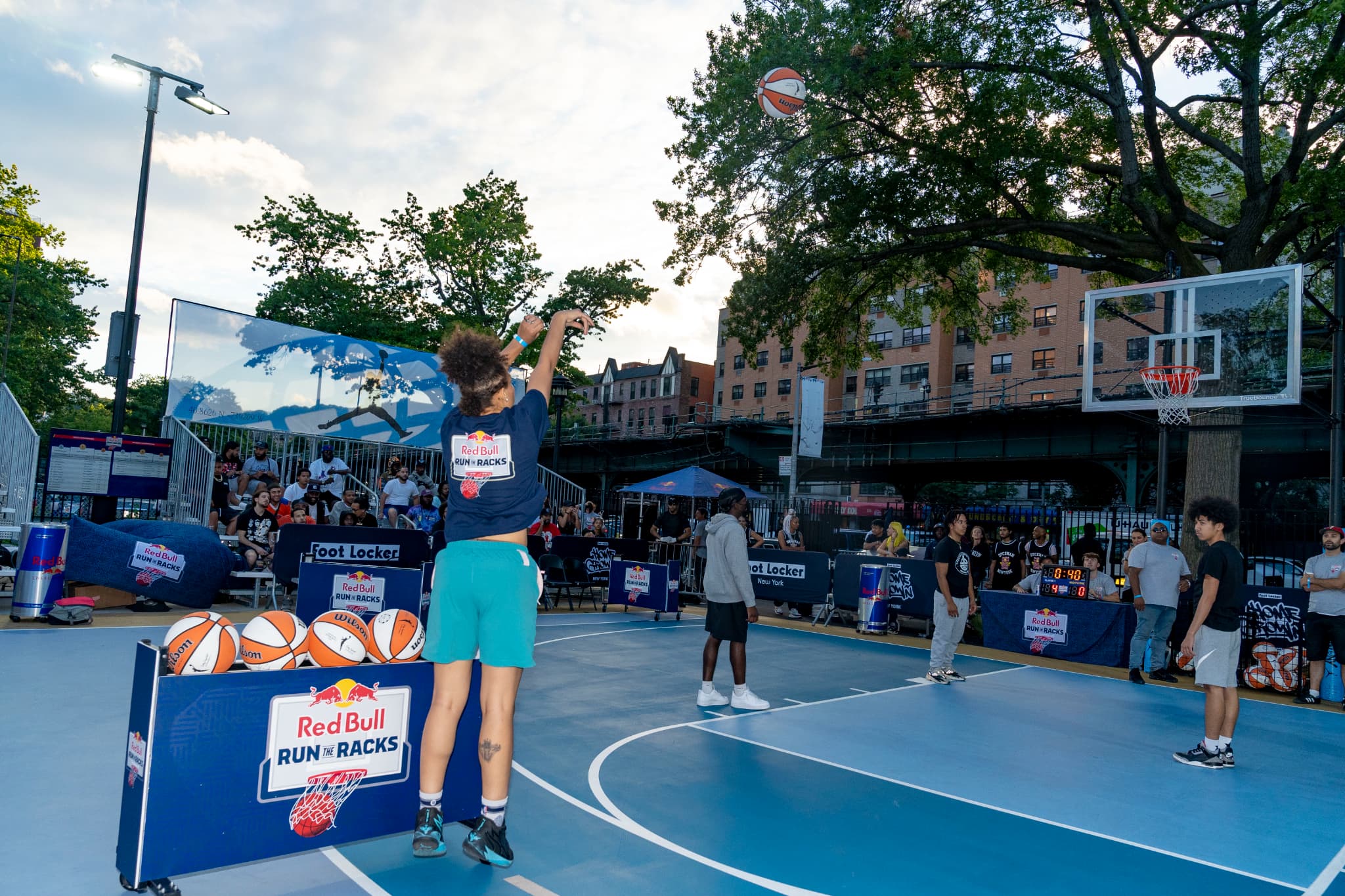 Red Bull Run the Racks   バスケットボールシューティングコンテスト開催！ 