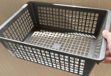 ふるい代わりのプラスチック製バスケット