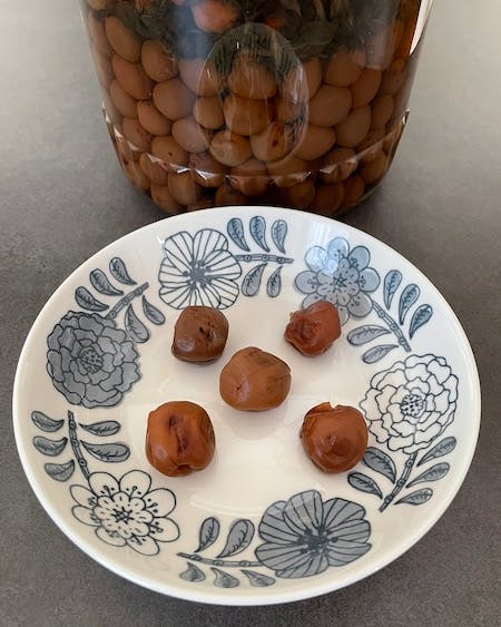 昨年仕込んでおいた梅漬け