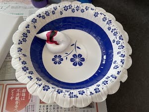 ベース材に絵の具を垂らした