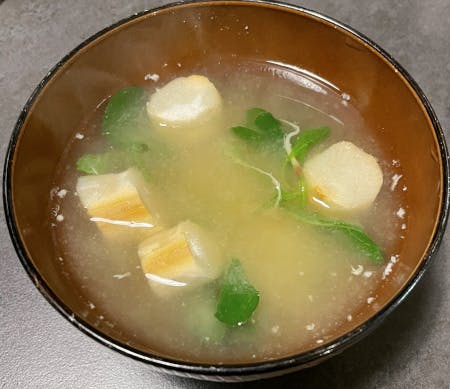 ラディッシュの間引き菜のお味噌汁