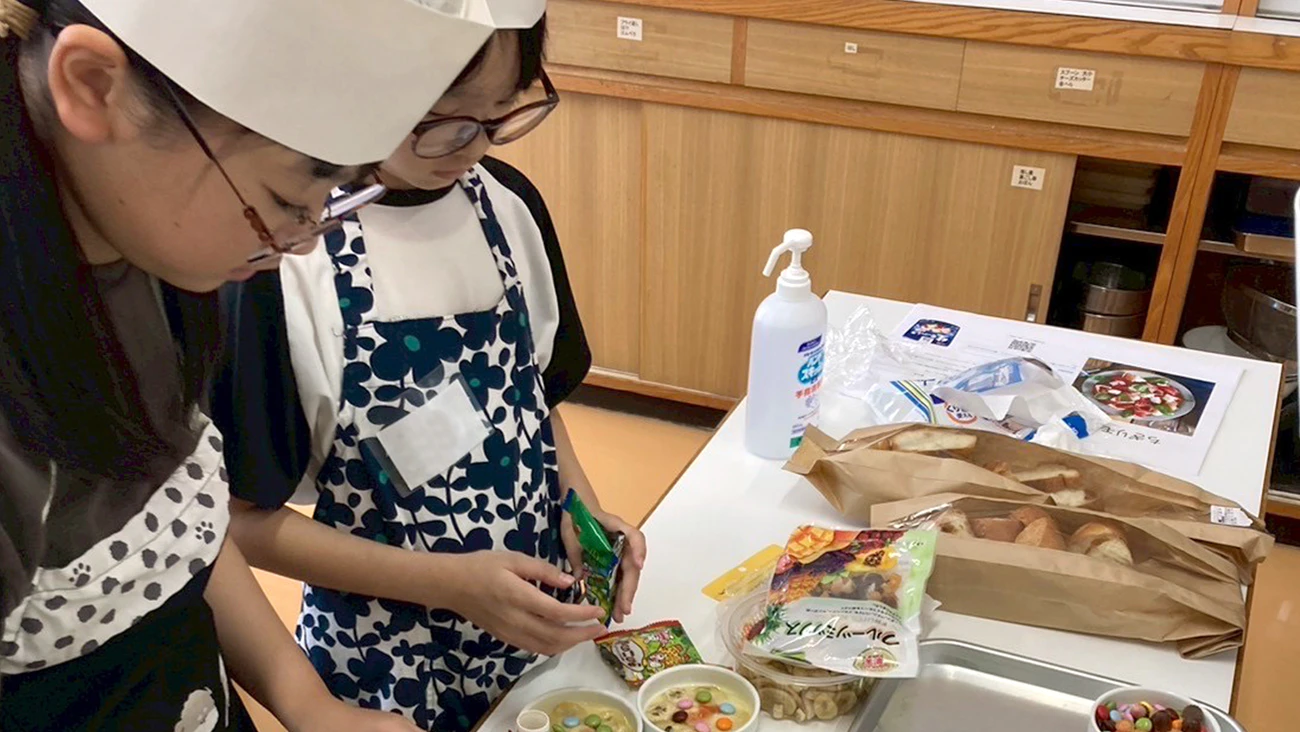 共和レザー×杏林堂薬局「明治presents 親子で楽しい！クッキング教室」開催のサムネイル