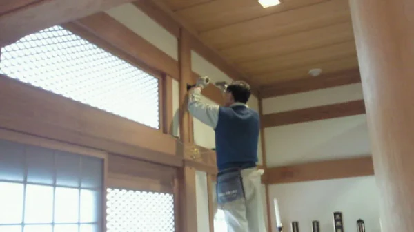 半鐘受けの取り付け