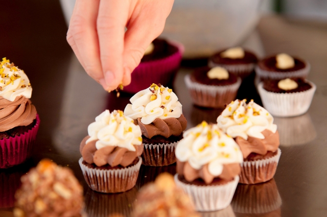 有名銘菓にそっくりな「ジェネリック菓子」　自社のお菓子を守るには