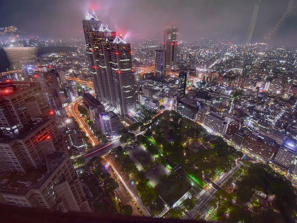 東京の街並みを一望 地上2mの絶景展望台 東京都庁展望室 は夜景も凄い Recotrip レコトリップ