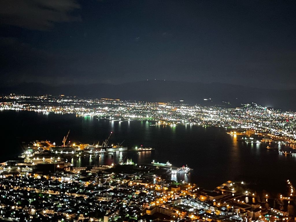 宝石のようにきらめく 函館 夜景 函館山から見える三ツ星の夜景を満喫 Recotrip レコトリップ