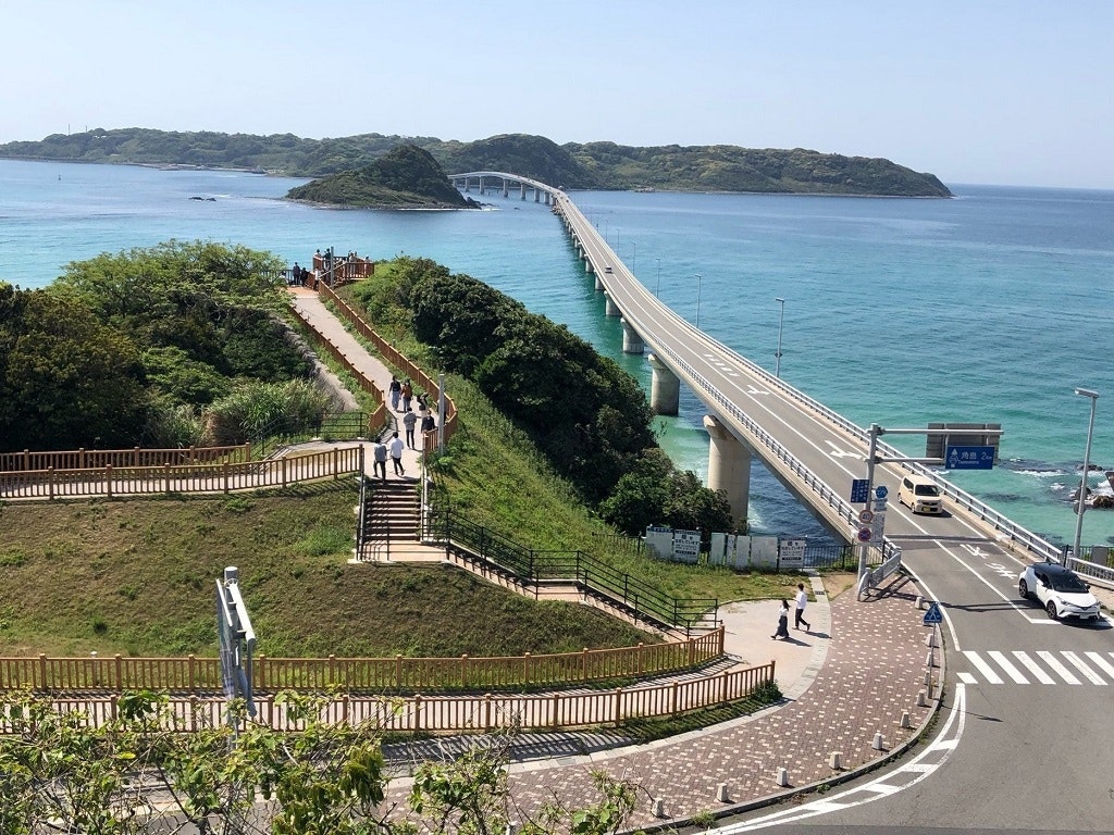 一生に一度は行きたい 角島大橋 Cmで話題の絶景橋を見に行こう Recotrip レコトリップ