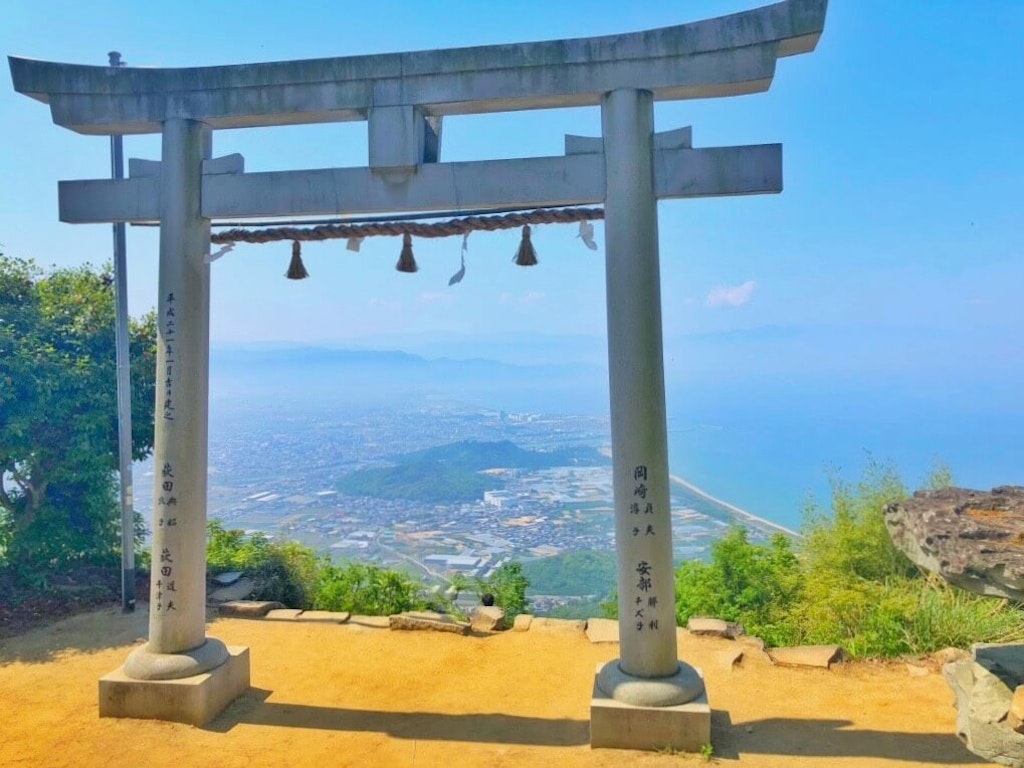 高屋神社の 天空の鳥居 は 幻想的な絶景写真が撮れる人気スポット Recotrip レコトリップ