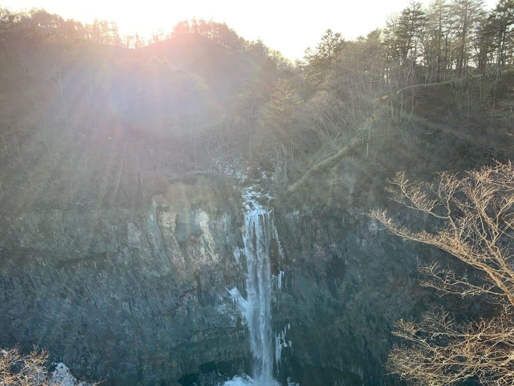 華厳の滝 日光が誇る日本三大名瀑の一つ 歴史 アクセス 周辺観光も紹介 Recotrip レコトリップ