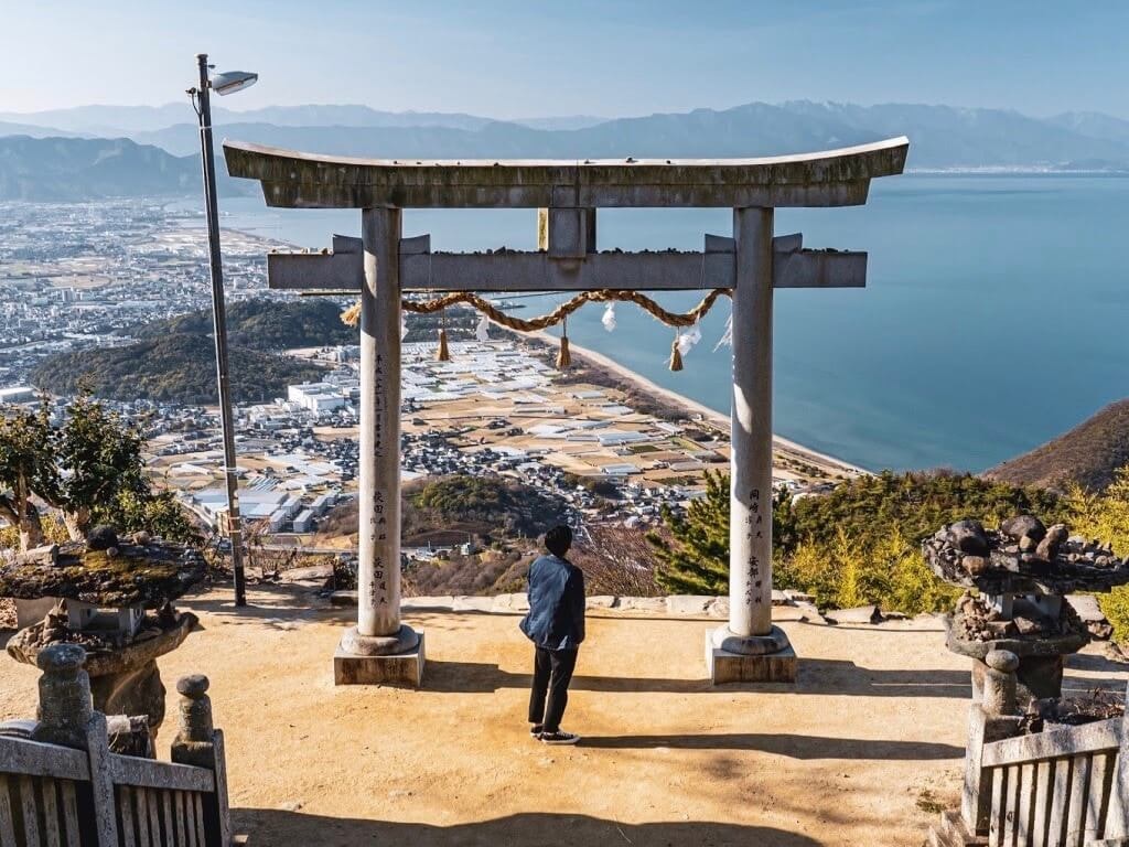 高屋神社の 天空の鳥居 は 幻想的な絶景写真が撮れる人気スポット Recotrip レコトリップ