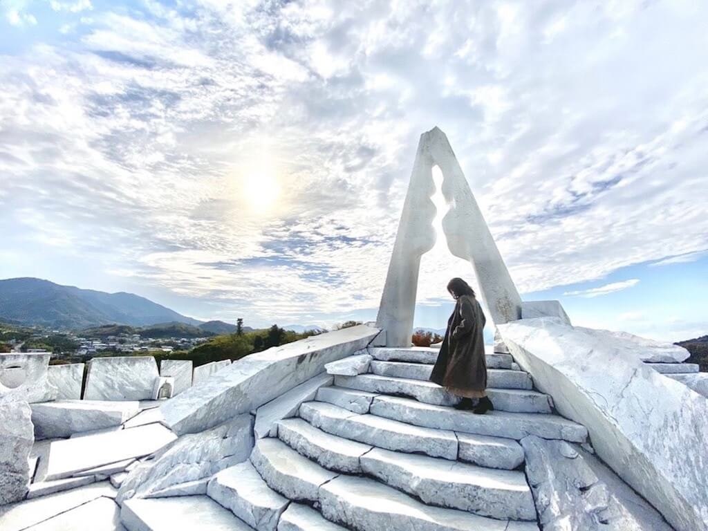 まるで日本のエーゲ海 未来心の丘 で純白の世界を体験しよう Recotrip レコトリップ まるで日本のエーゲ海 未来心の丘 で純白の世界を体験しよう Recotrip レコトリップ