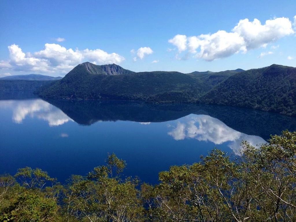 日本一の透明度を誇る北海道「摩周湖」！摩周ブルーに輝く神秘の湖を堪能しよう｜RECOTRIP（レコトリップ）