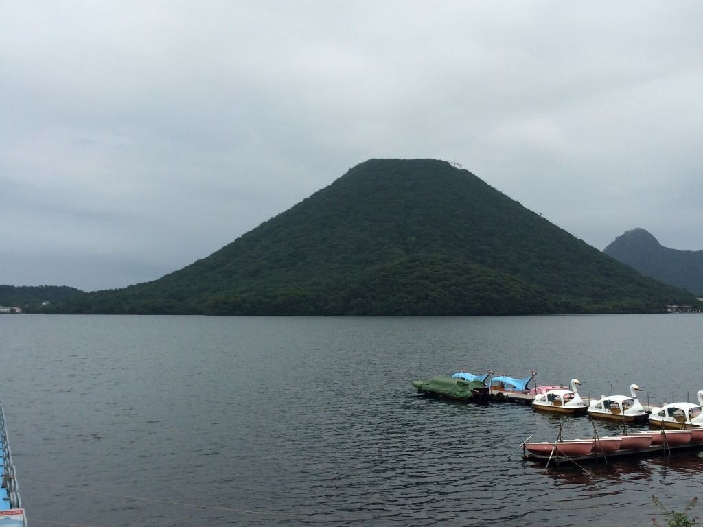 きらめく湖に群馬の富士が聳える 群馬とっておきの絶景スポット 榛名湖 を紹介 Recotrip レコトリップ