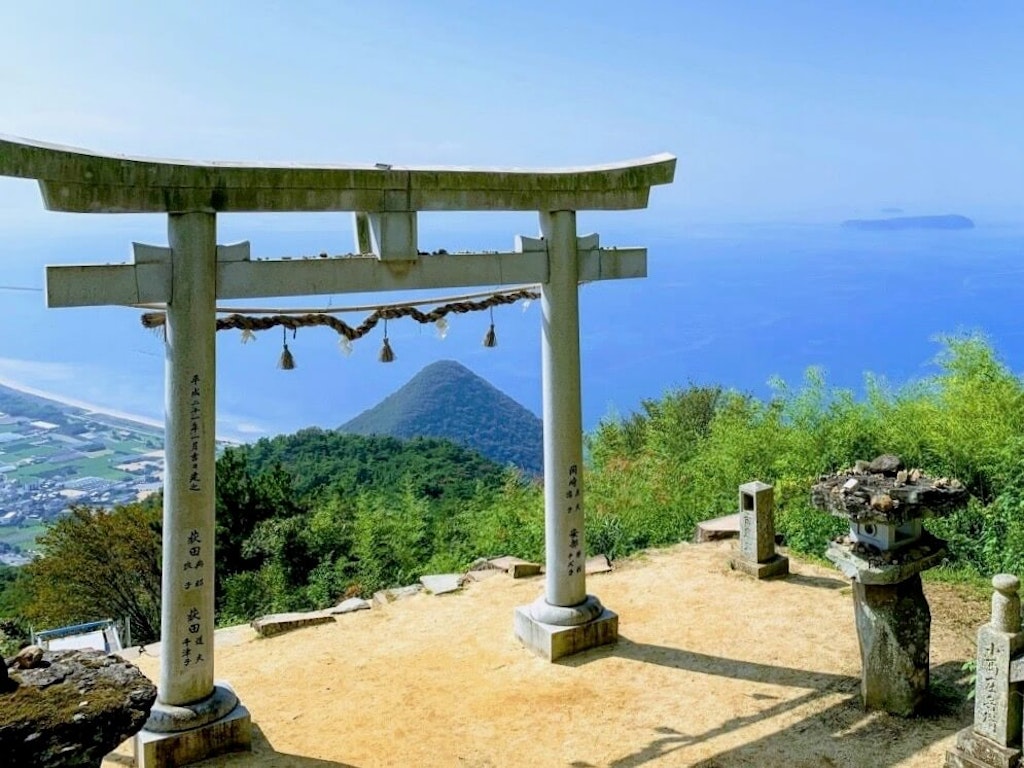 高屋神社の 天空の鳥居 は 幻想的な絶景写真が撮れる人気スポット Recotrip レコトリップ