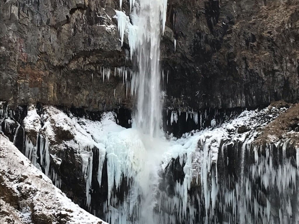 華厳の滝 日光が誇る日本三大名瀑の一つ 歴史 アクセス 周辺観光も紹介 Recotrip レコトリップ