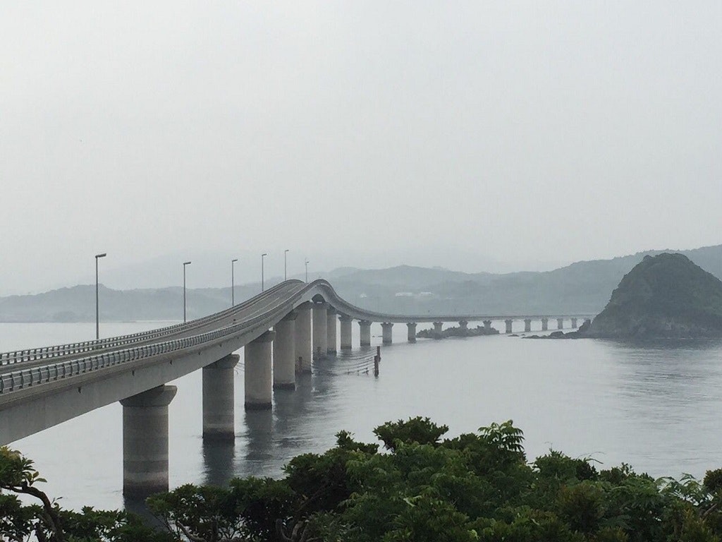 一生に一度は行きたい 角島大橋 Cmで話題の絶景橋を見に行こう Recotrip レコトリップ