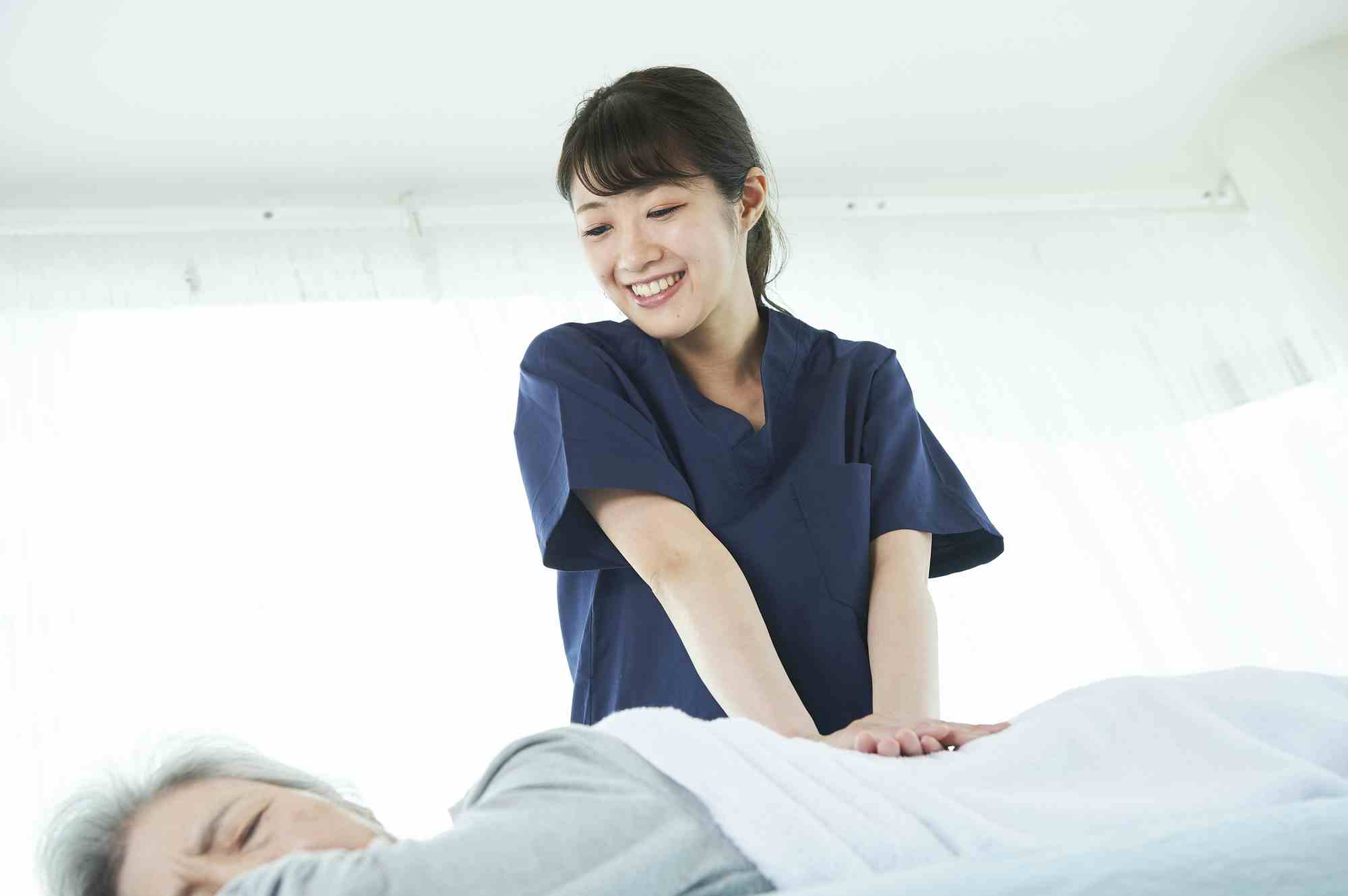 柔道整復師に将来はある?|平均年収や活躍の場も紹介