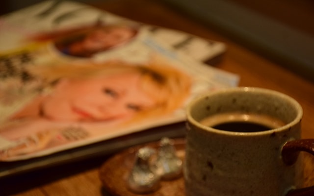 サロンで出している雑誌と飲み物