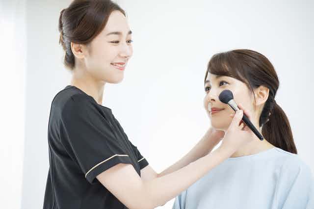 美容部員の仕事・お客様・プライベートの「あるある」エピソードと大変さを乗り越える方法