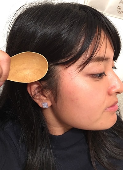 後頭部をグリグリ刺激してスッキリケア