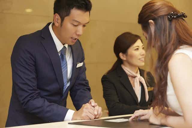 ホテルのフロントスタッフの仕事内容とは？やりがいや向いている人の特徴も紹介