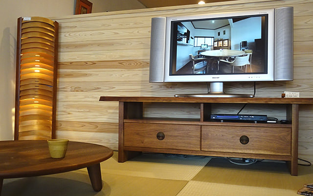 サロンの新スタイル・木の家具