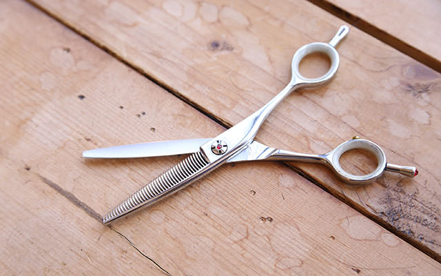 ヘアサロンRegiloオーナー高田興さんの仕事道具 | セニング