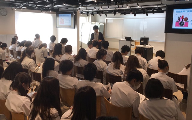 ph05_czyj8jlucaaye46-min