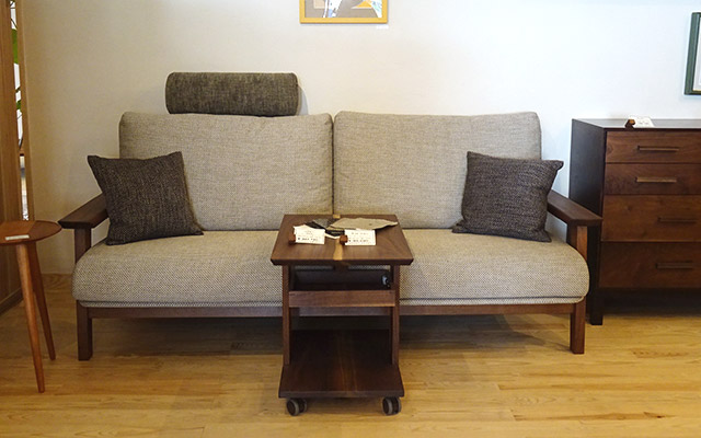 サロンの新スタイル・木の家具