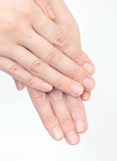 永田潤子さんの手元