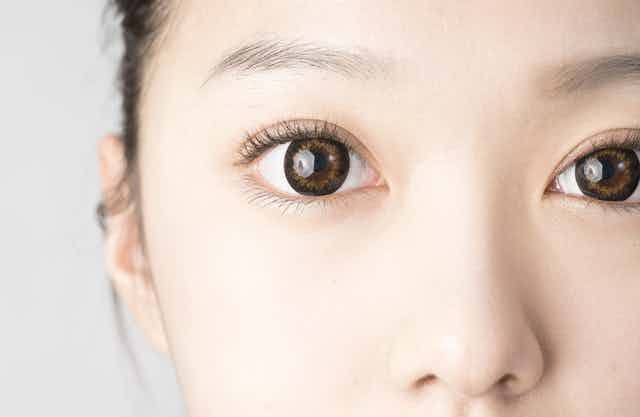 まつ毛パーマでカールにばらつきがでる場合の原因とばらつきを発生させない施術のポイントを解説