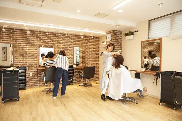 美容院に着て行く服装とは？OK例・NG例やその他のマナーを紹介