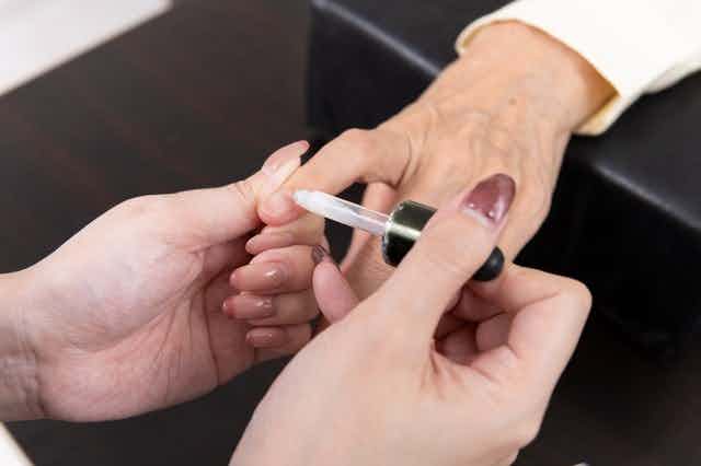 福祉ネイルとは?ネイリストとの違いや魅力・福祉ネイリストのなり方を紹介