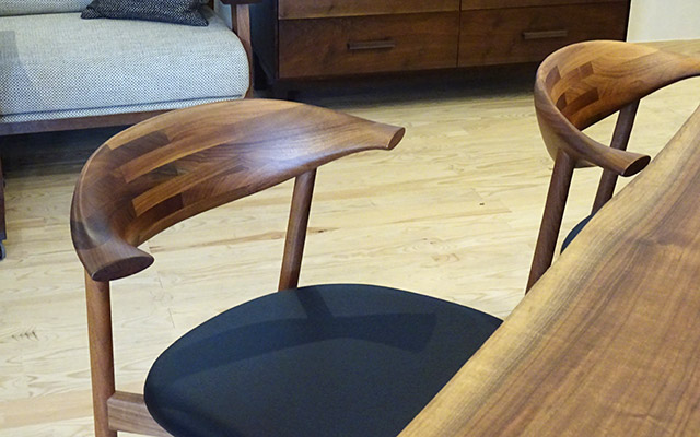 サロンの新スタイル・木の家具